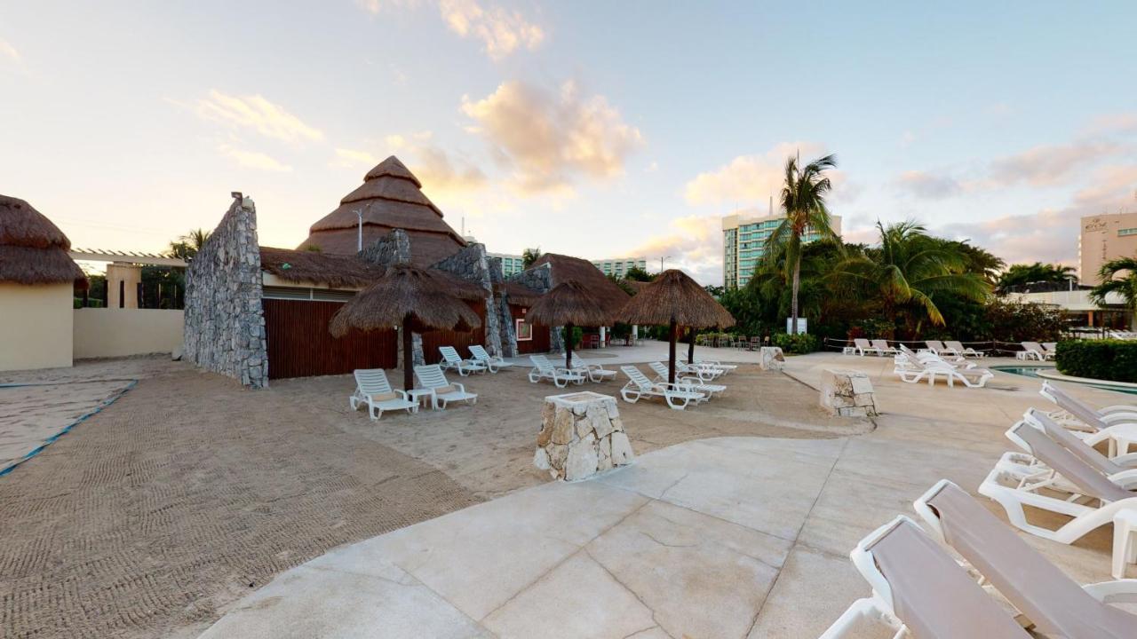 그랜드 파크 로얄 코수멜 - 올인클루시브 외부 사진 Beach at the Grand Palladium Hotel