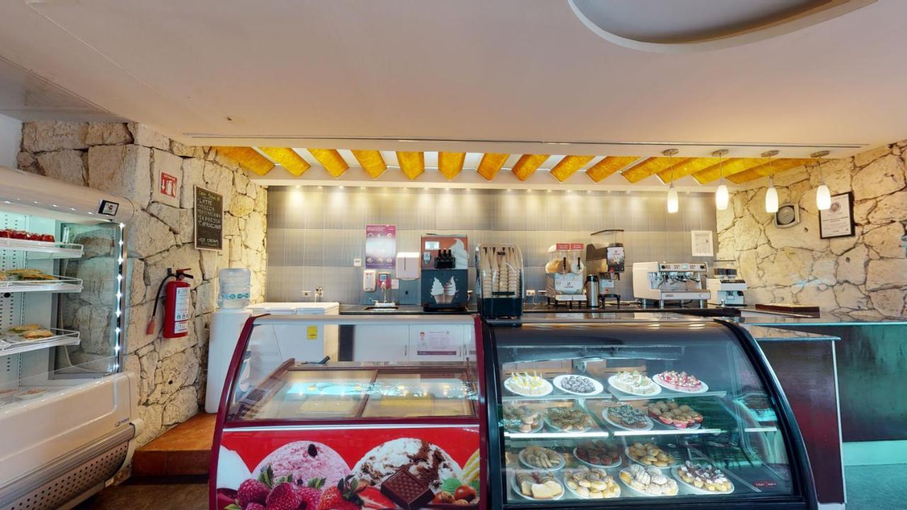 그랜드 파크 로얄 코수멜 - 올인클루시브 외부 사진 Gelateria in India